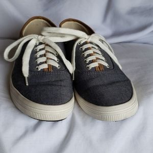 American Eagle Canvas Sneakers
